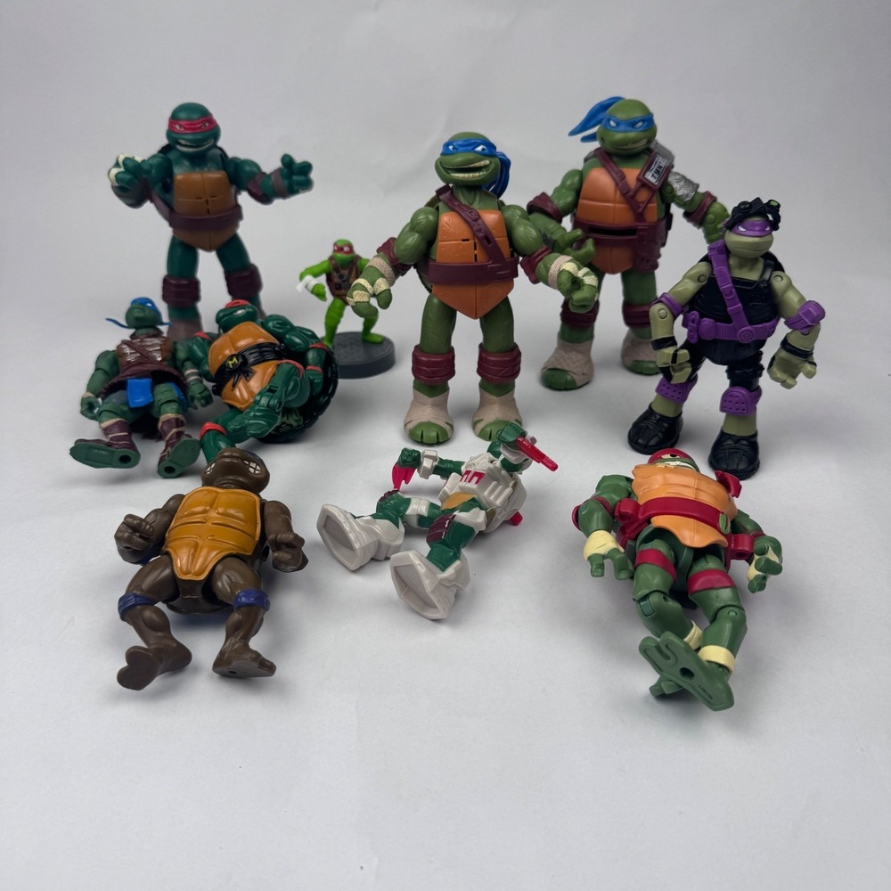 Teenage Muntant Ninja Turtles Lot of 9 Figures TMNT